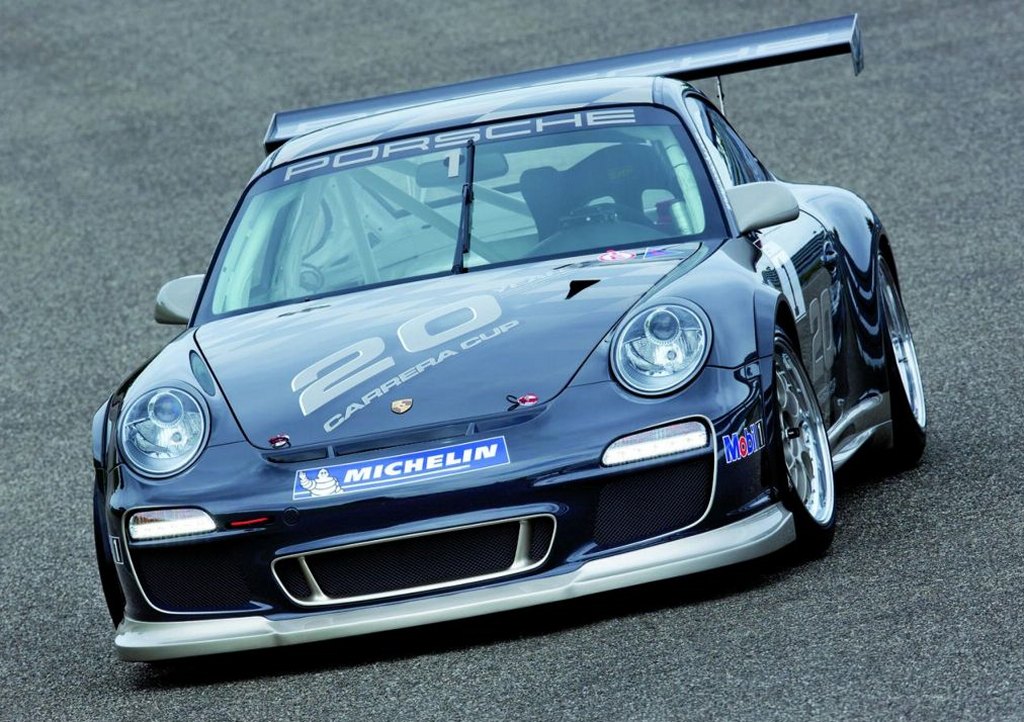 Porsche 911 GT3 Cup racing version debuts
