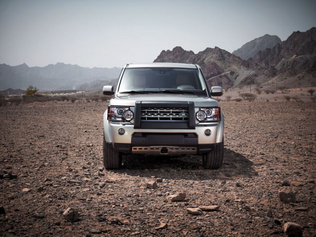 Limited edition Land Rover LR4 ‘Pursuit’ hits showrooms