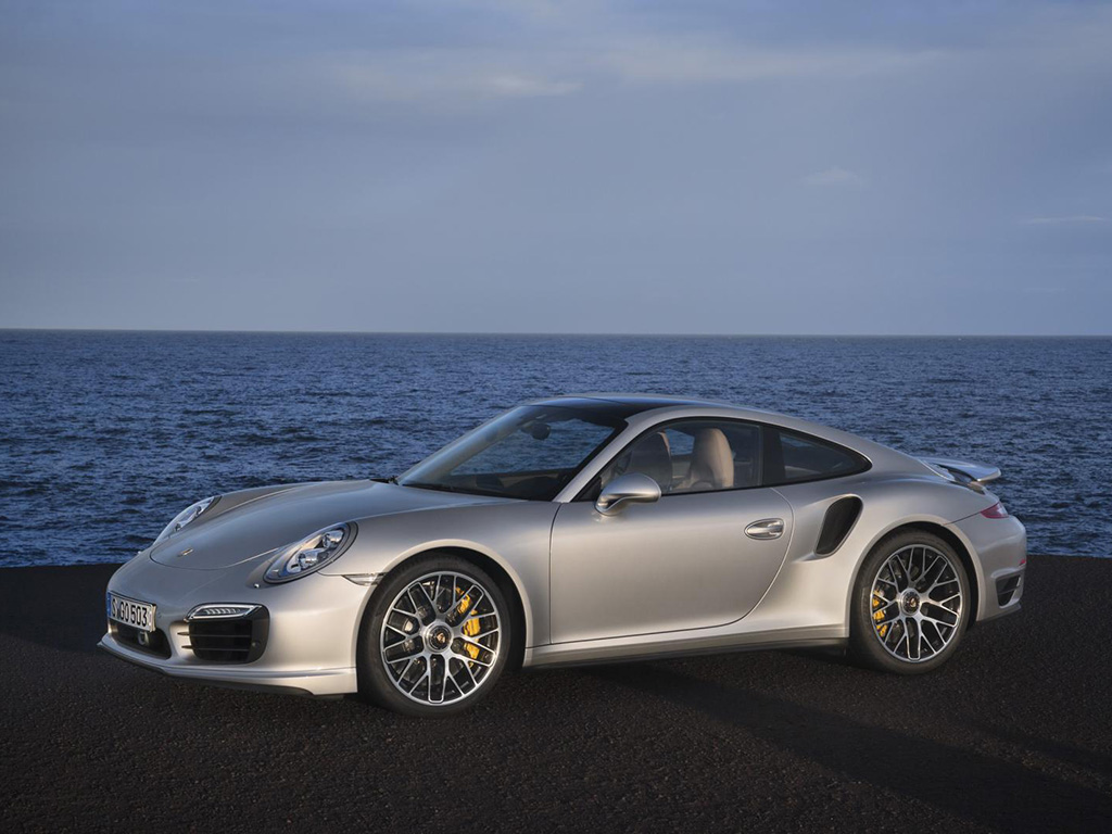 Porsche 911 Turbo and Turbo S 2013-2014 officially revealed
