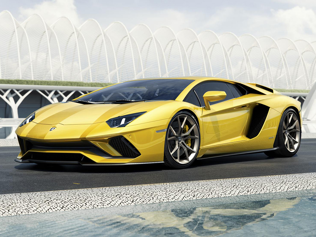 Lamborghini Aventador S debuts with facelift and power upgrade