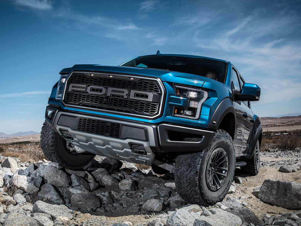 2019 Ford F-150 Raptor debuts with better suspension and Trail Control System