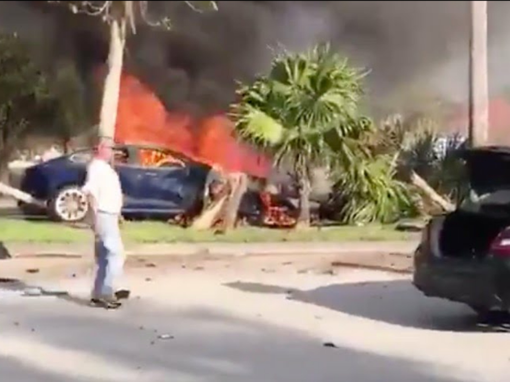 Tesla Model S crash kills US driver after door handles fail in resulting fire
