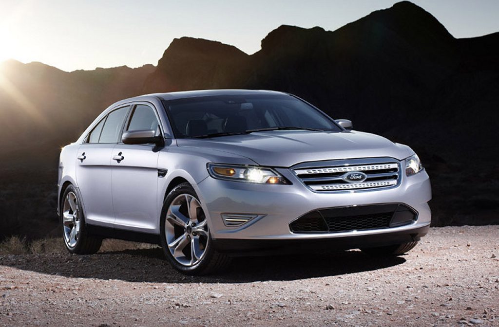 2010 Ford Taurus SHO makes comeback