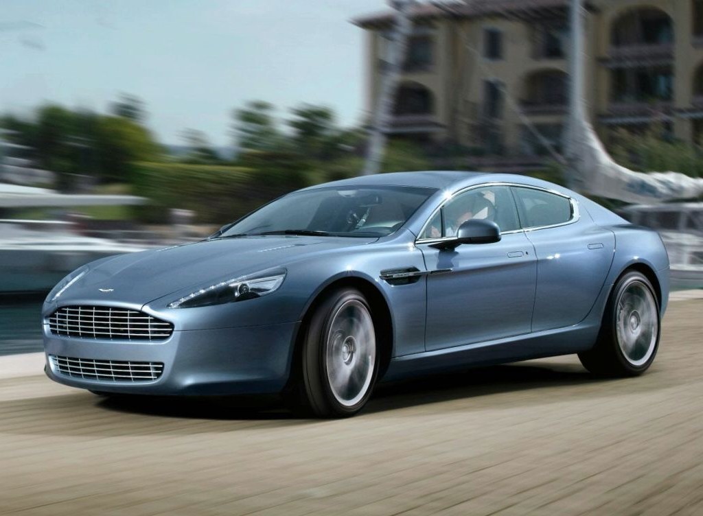 Aston Martin Rapide officially debuts