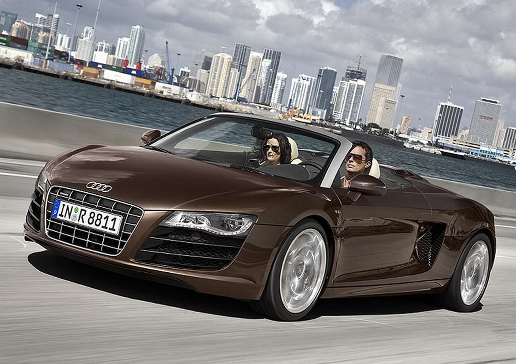 Audi R8 Spyder V10 convertible debuts