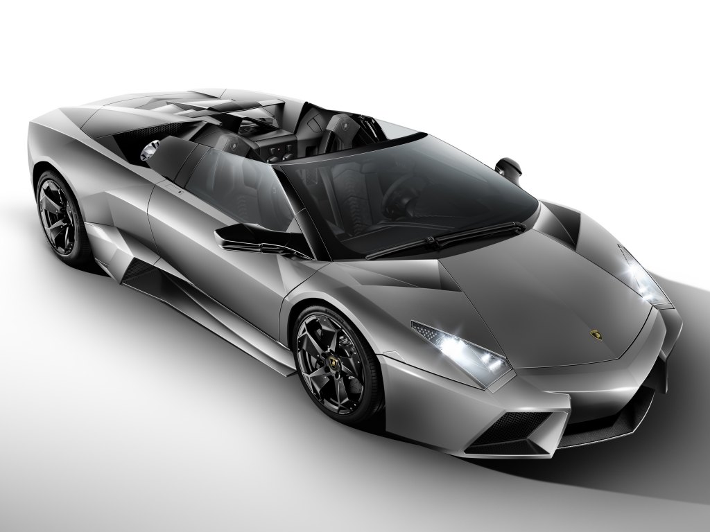 Lamborghini Reventon Roadster officially debuts