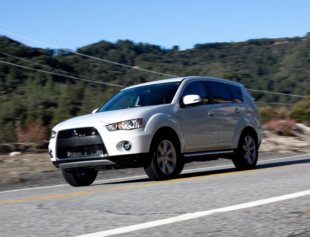 Mitsubishi Outlander 2010 released worldwide