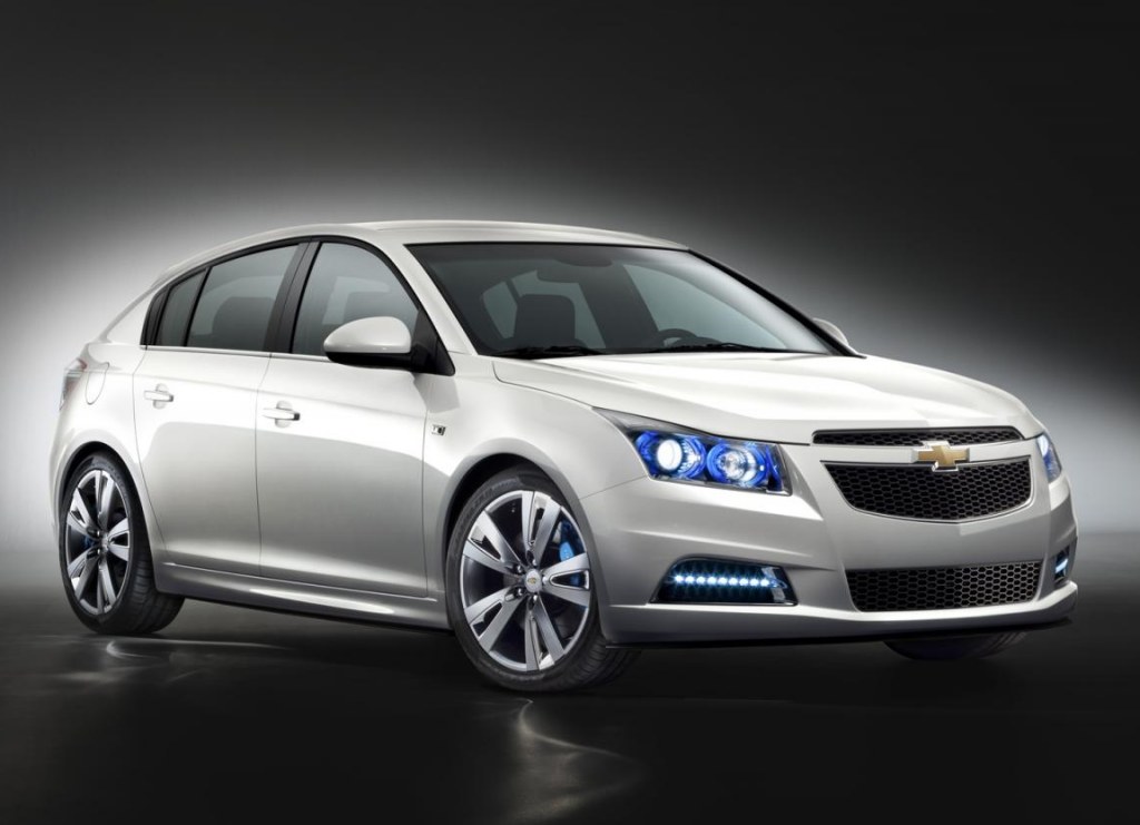 Chevrolet Cruze 2012 hatchback concept debut