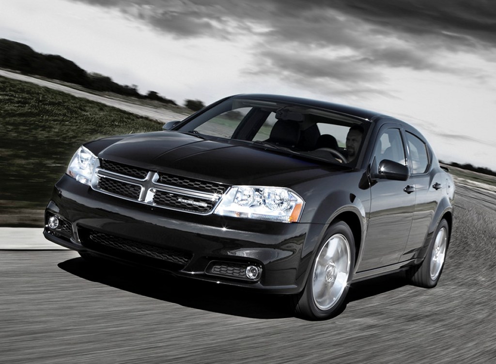 Dodge Avenger 2011 gets new interior and engine