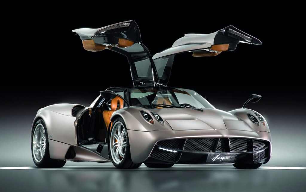 Pagani Huayra supercar revealed