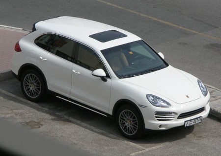 So we got a 2011 Porsche Cayenne V6