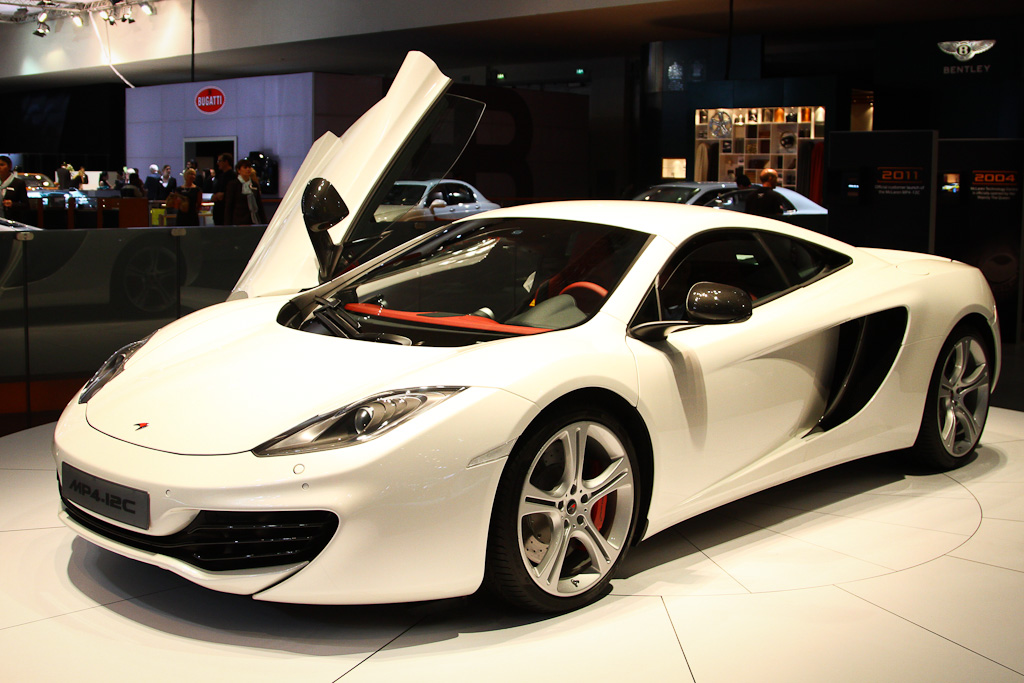 2011 Dubai Motor Show: Photo coverage