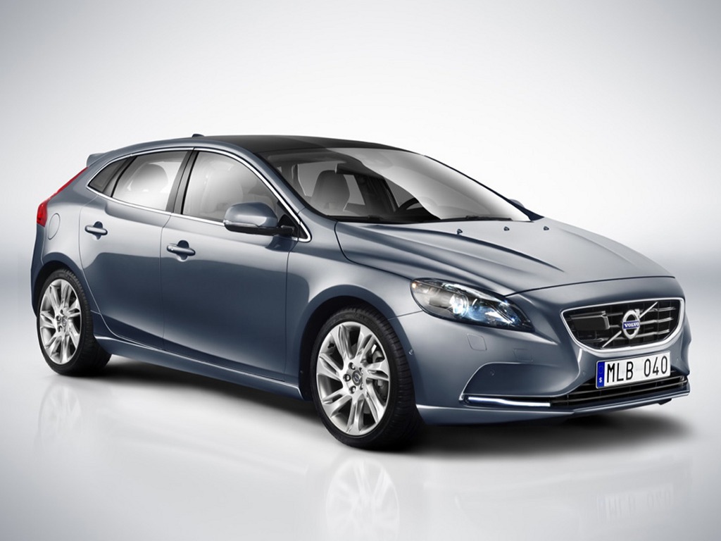 Volvo V40 2013 adds 5-door brother to C30