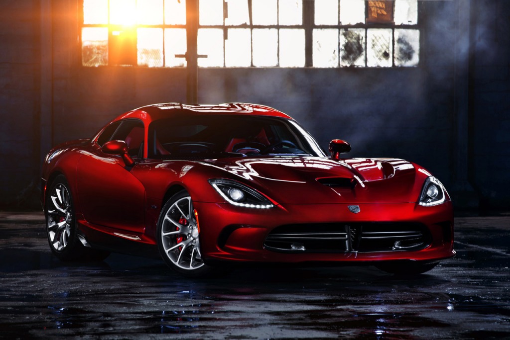 SRT Viper 2013 model debuts without Dodge badge