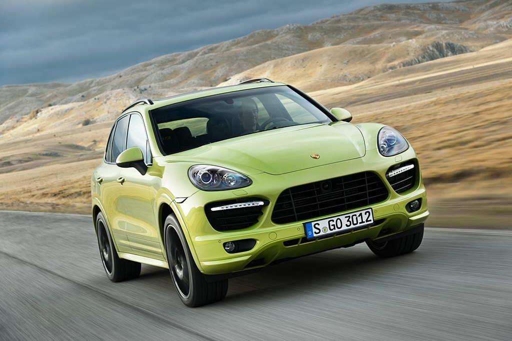 Porsche Cayenne GTS 2013 version breaks cover