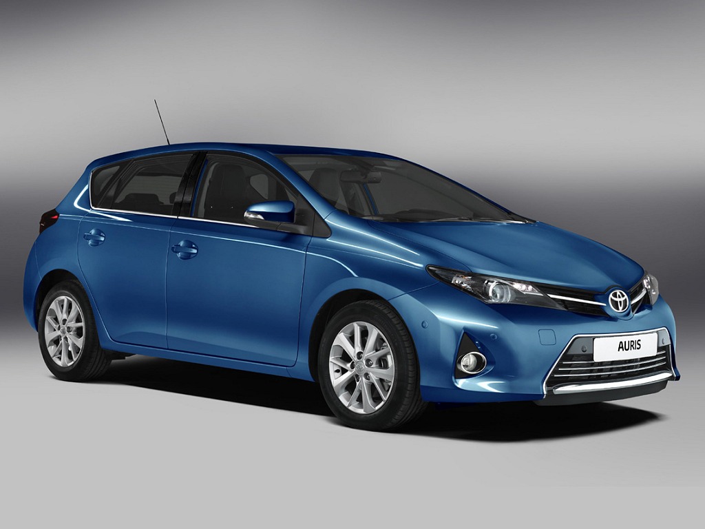 Toyota Auris hatchback hints at 2013 Corolla