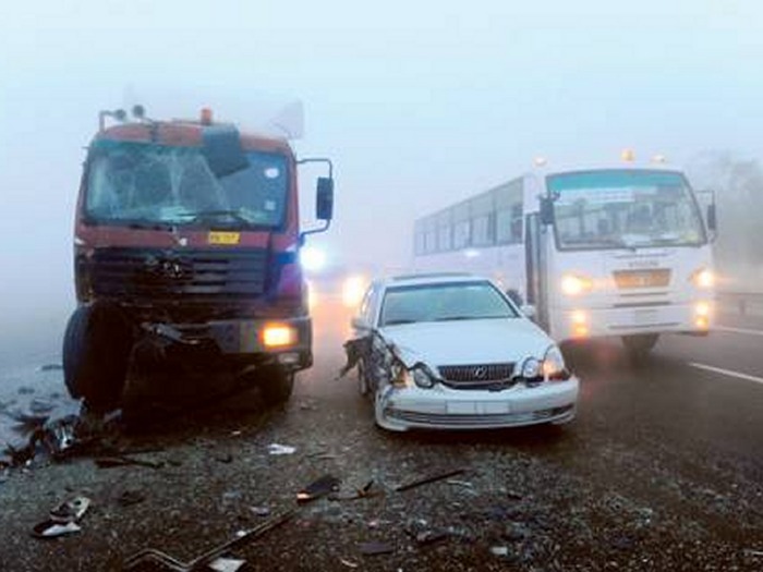 More than 100 cars involved in fog crashes on Abu Dhabi-Dubai road