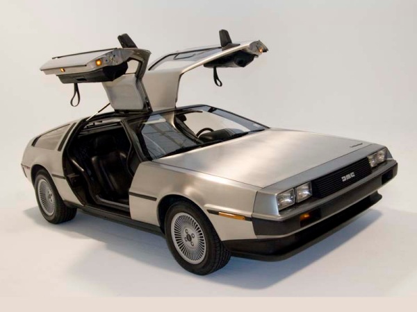 Delorean DMC-12 returns next year as a much better "new" car