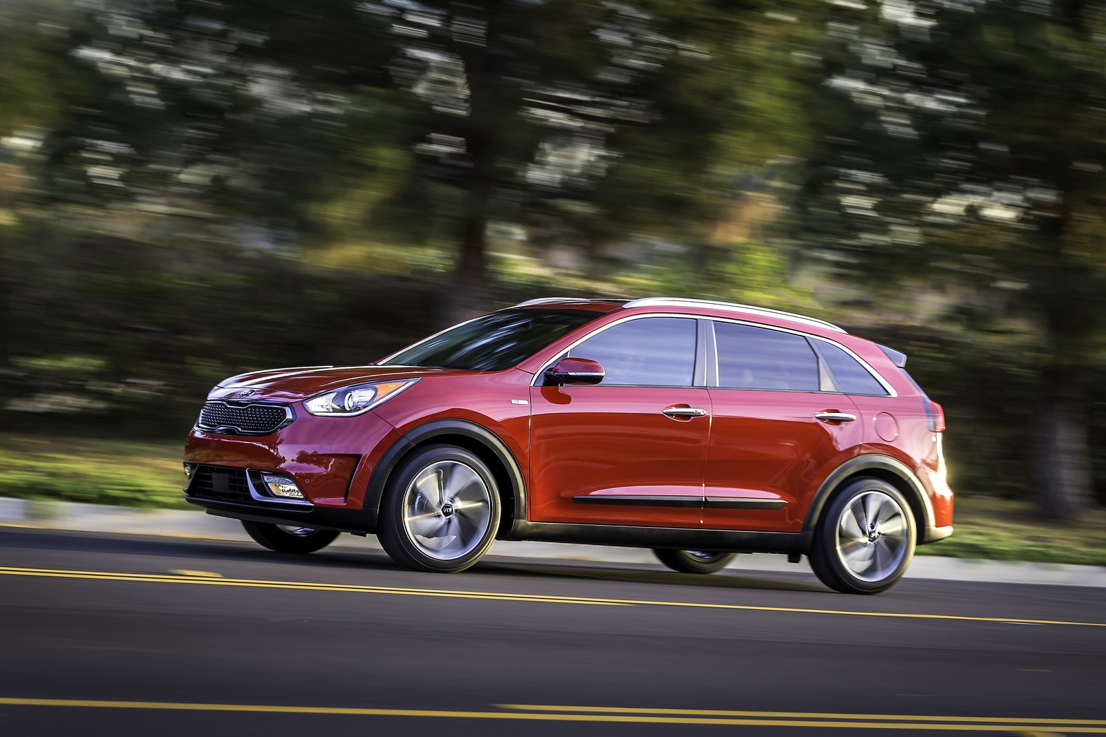 2017 Kia Niro hybrid revealed in Chicago