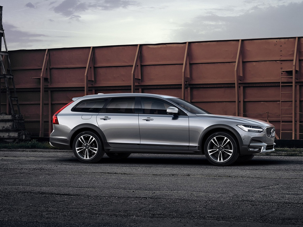 Volvo V90 Cross Country gets Polestar version