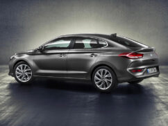 hyundai-i30-fastback