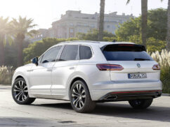 2019 VOLKSWAGEN TOUAREG