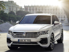 2019 VOLKSWAGEN TOUAREG