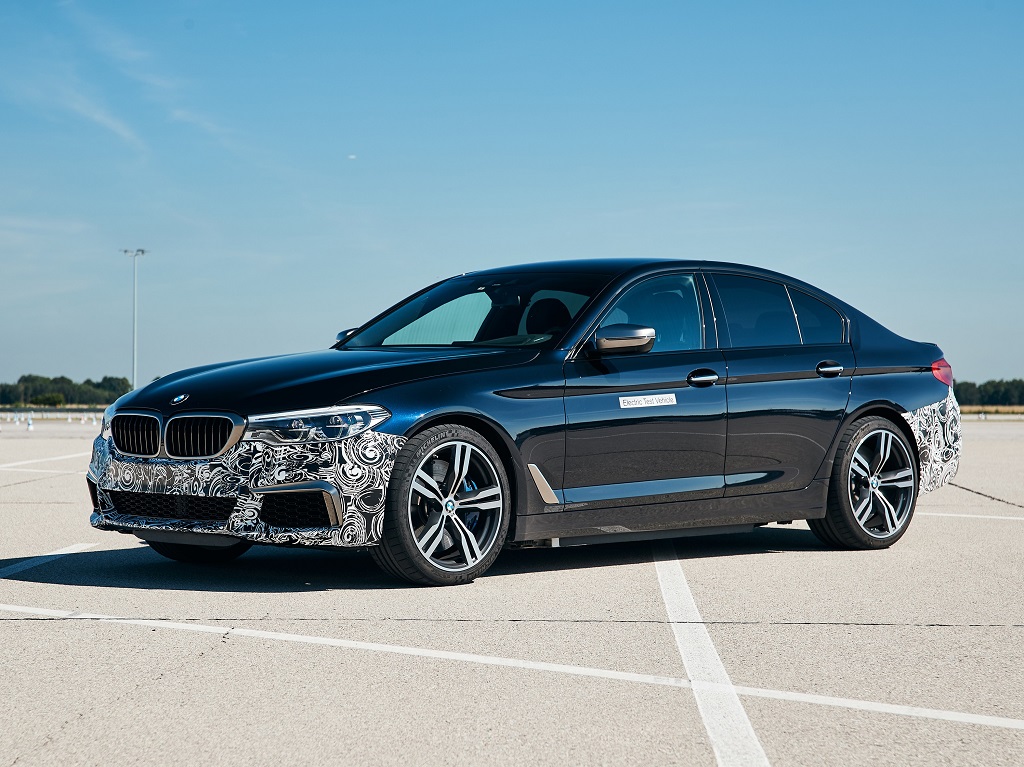 أقوى سيارة من BMW كهربائية ب 720 حصان!