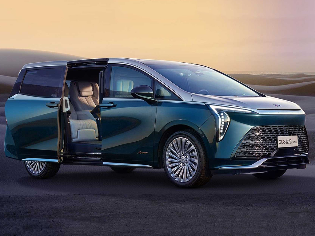 Buick GL8 Century shows off luxury we cannot get