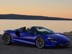 McLaren Artura Spider